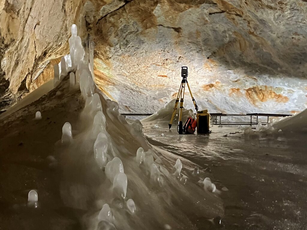 Merania v Dobšinskej ľadovej jaskyni